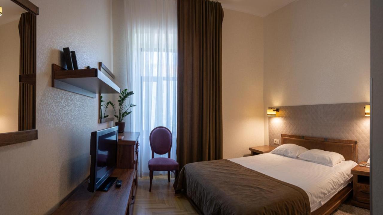 Hotel Star 穆卡切沃 外观 照片